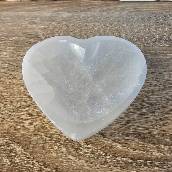 Selenite Crystal Charging Bowl - Heart - Picture 2 of 8